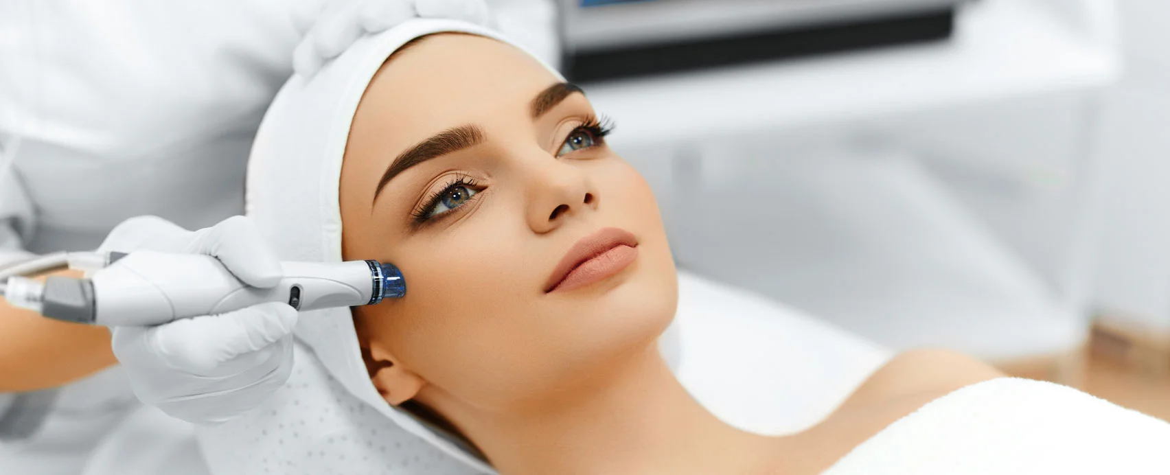 skin machine treatments at Ppinklady beauty parlour Hadapsar Pune